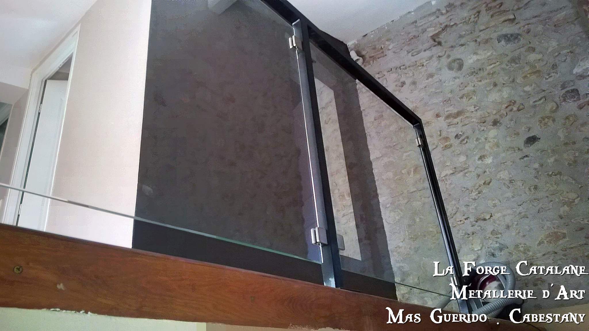 Garde corps remplissage verre pinces forge catalane   (3).jpg